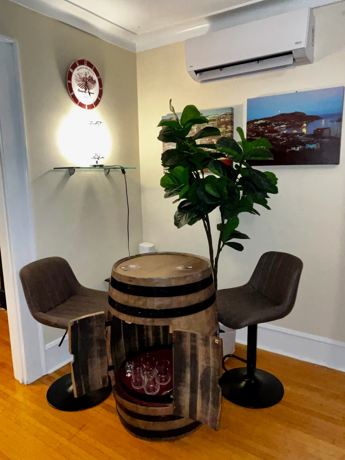 The Hill Flat barrel bar