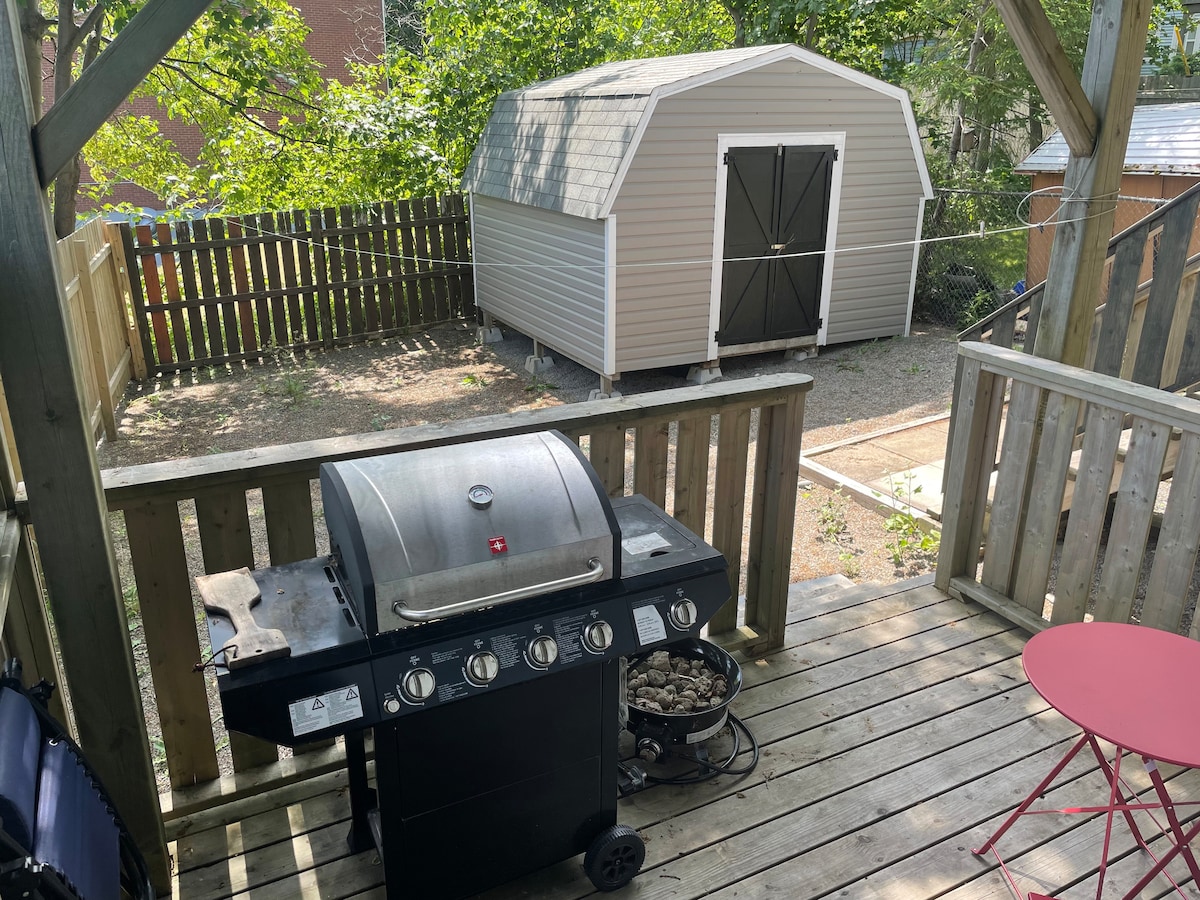 The Hill Flat private deck with BBQ